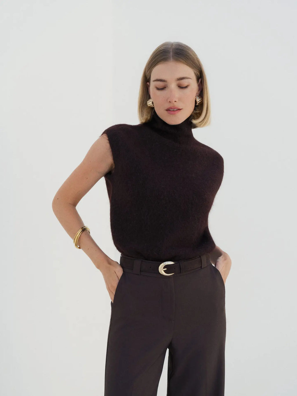Wool Sleeveless Turtleneck Sweater